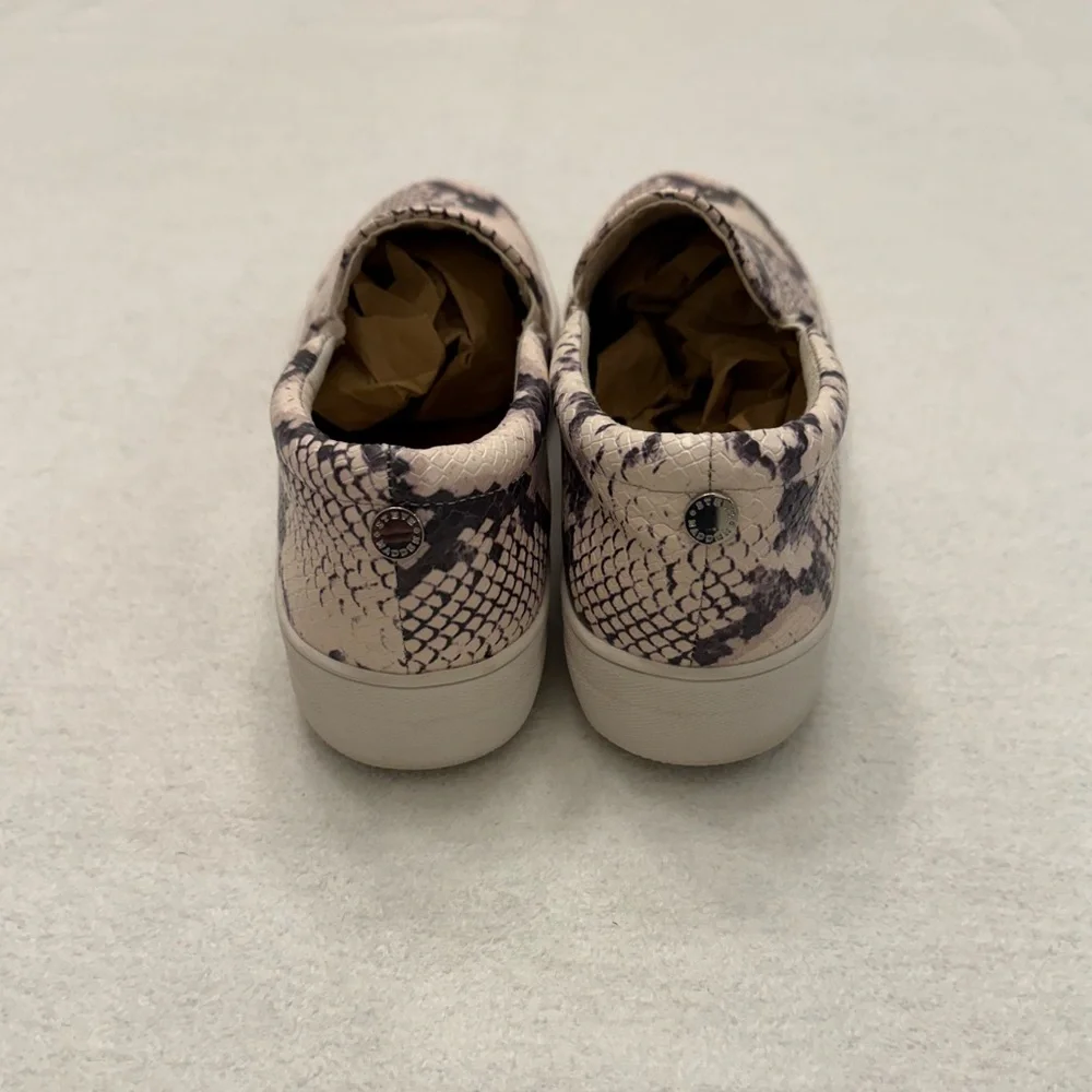 Steve Madden Snakeskin Slip On Platform Sneakers Casual Comfort Women’s 9.5M
